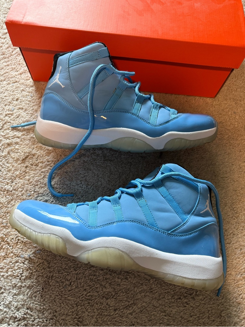 Air Jordan 11 Retro 'Pantone' sneakers